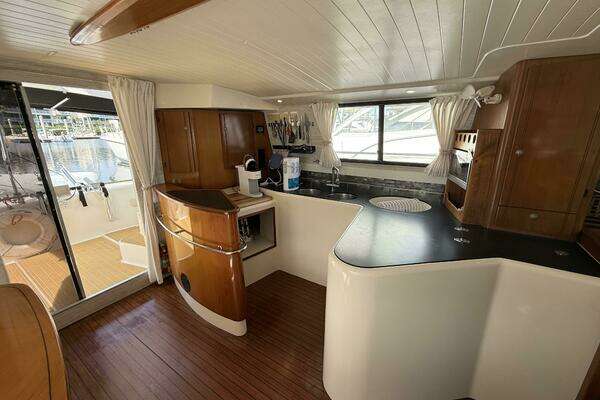 1999 Fountaine Pajot 37