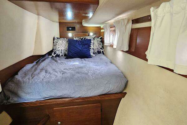 1999 Fountaine Pajot 37