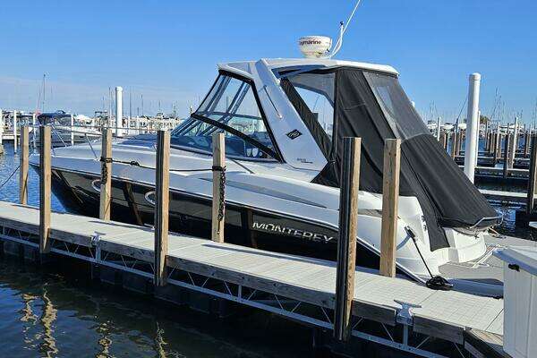 Monterey 355 Sport Yacht Yacht For Sale