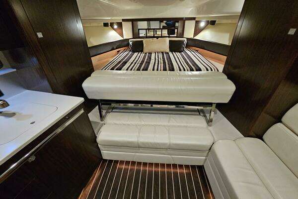 Monterey 355 Sport Yacht Yacht For Sale