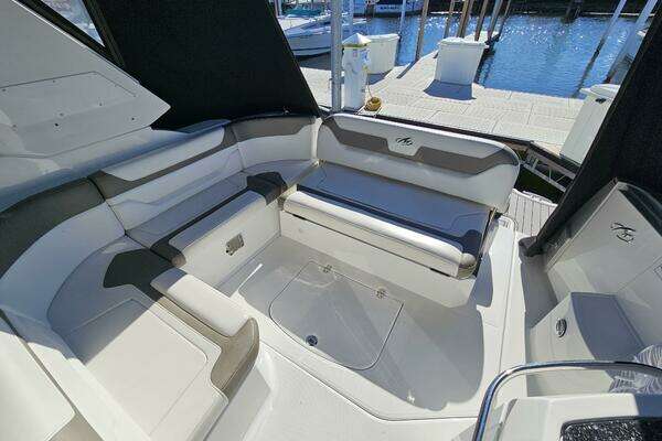 Monterey 355 Sport Yacht Yacht For Sale