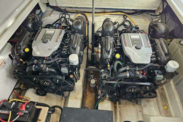 Monterey 355 Sport Yacht Yacht For Sale