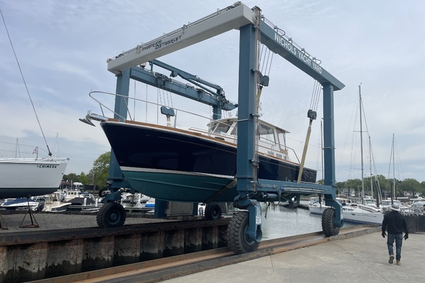 Brown Eyed Women 38ft Grand Banks Yacht For Sale