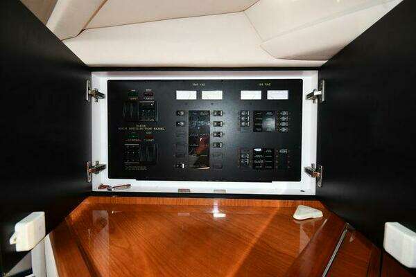 Sea Ray 540 Sundancer Yacht For Sale