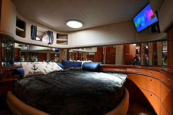Sea Ray 540 Sundancer Yacht For Sale