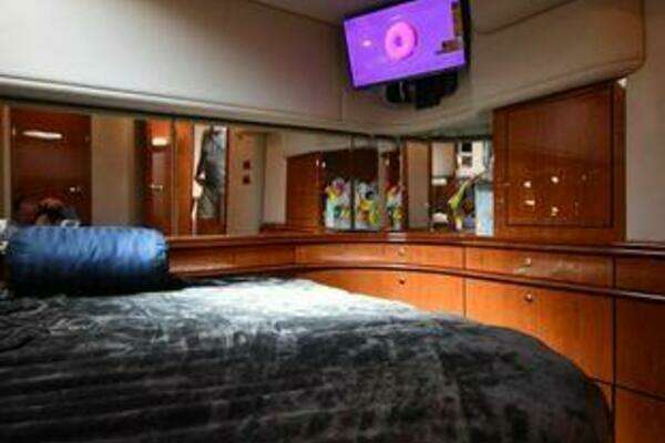 Sea Ray 540 Sundancer Yacht For Sale