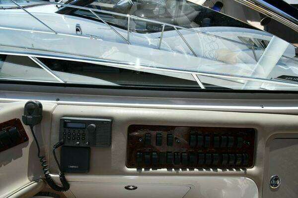 Sea Ray 540 Sundancer Yacht For Sale