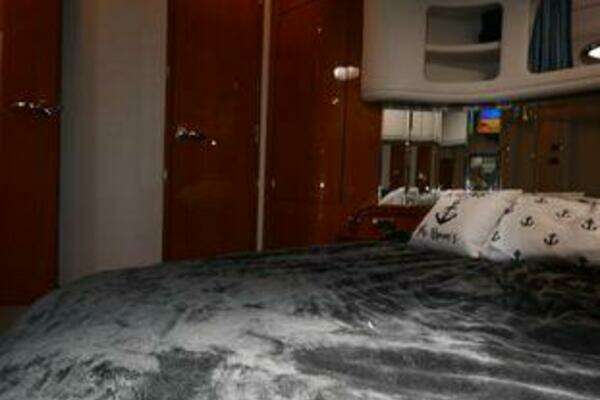 Sea Ray 540 Sundancer Yacht For Sale