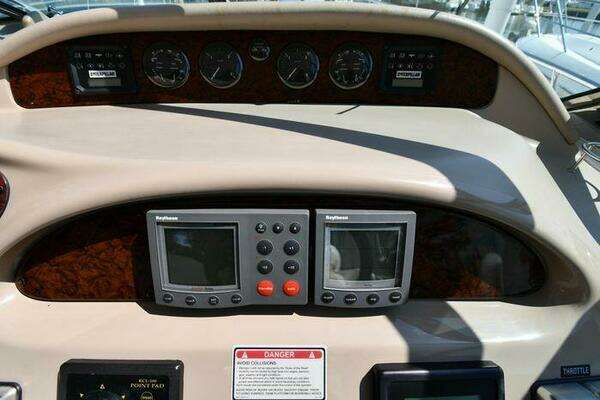 Sea Ray 540 Sundancer Yacht For Sale