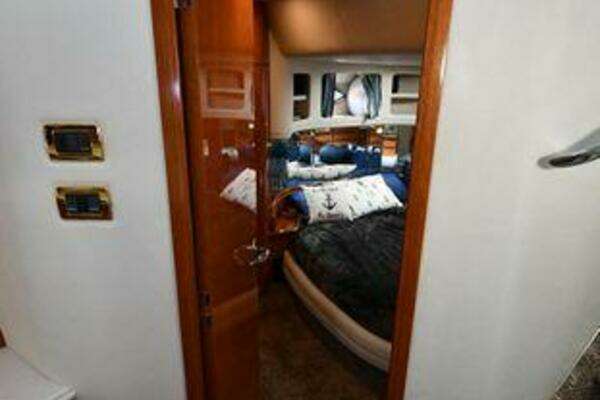 Sea Ray 540 Sundancer Yacht For Sale