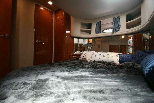 Sea Ray 540 Sundancer Yacht For Sale