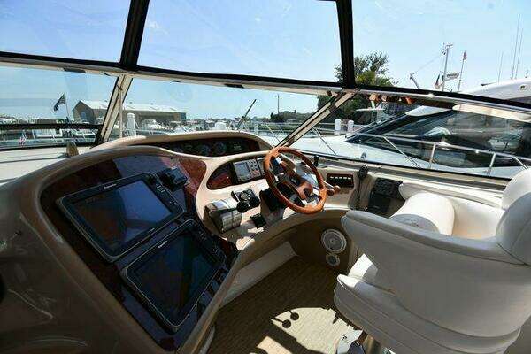 Sea Ray 540 Sundancer Yacht For Sale