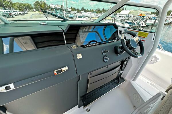 37ft Axopar Yacht For Sale 37ft Axopar Yacht For Sale