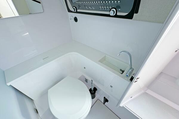 37ft Axopar Yacht For Sale 37ft Axopar Yacht For Sale