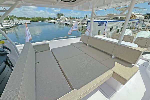 37ft Axopar Yacht For Sale 37ft Axopar Yacht For Sale