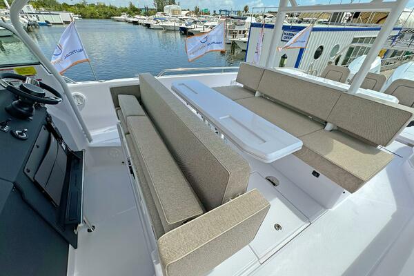 37ft Axopar Yacht For Sale 37ft Axopar Yacht For Sale