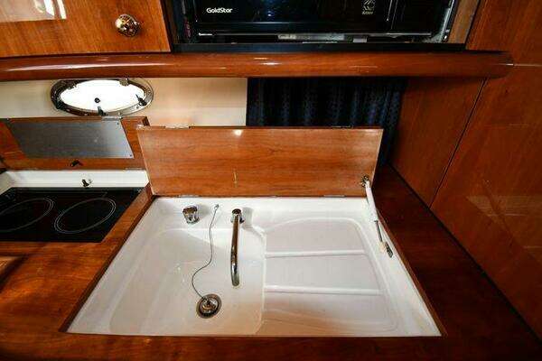 Sunseeker Camargue 47 Yacht For Sale