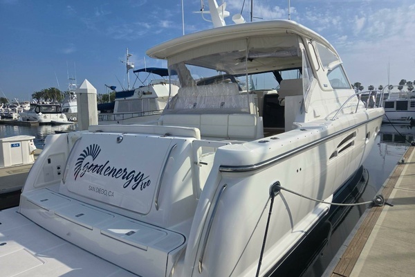 Photo of the 2001 TIARA  "GOOD ENERGY TOO"