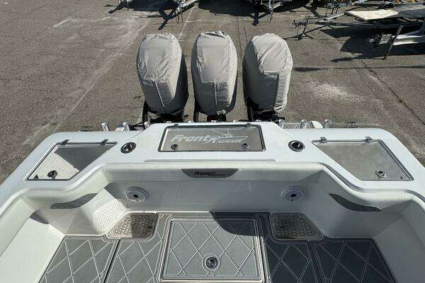 Front Runner 36 CC Yacht For Sale