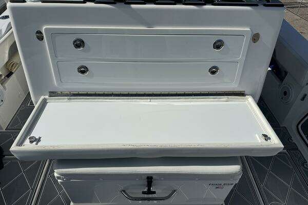Front Runner 36 CC Yacht For Sale