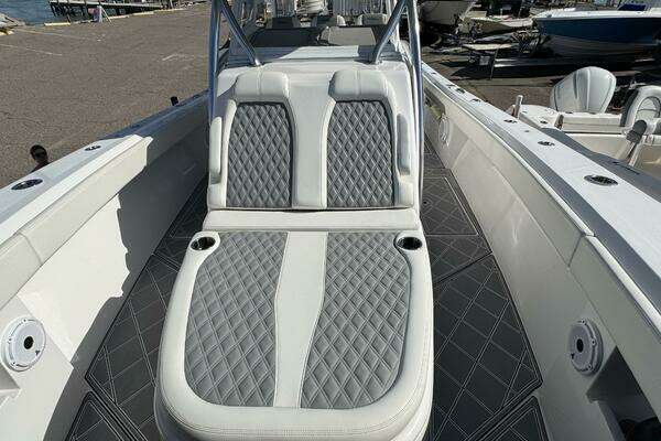 Front Runner 36 CC Yacht For Sale