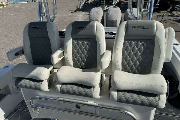 Front Runner 36 CC Yacht For Sale