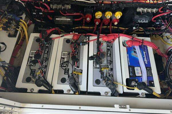 Front Runner 36 CC Yacht For Sale