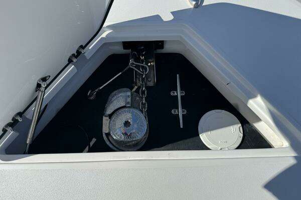 Front Runner 36 CC Yacht For Sale