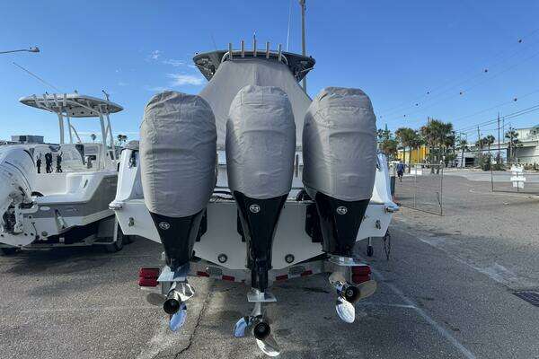 Front Runner 36 CC Yacht For Sale