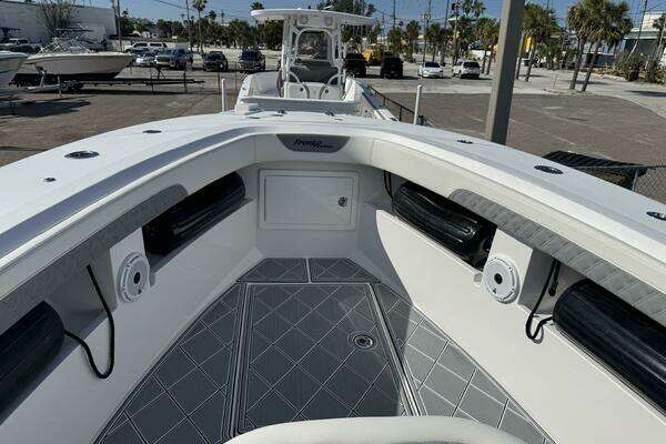 Front Runner 36 CC Yacht For Sale