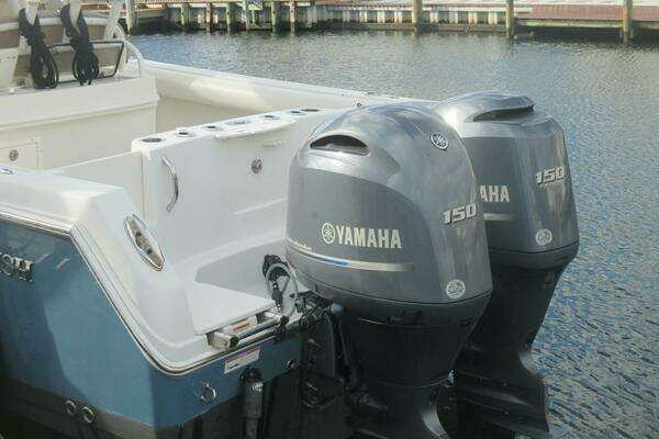 Photo of the 2013 Sailfish 270 CC