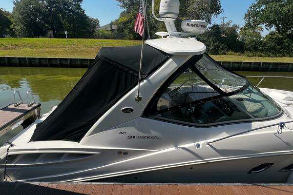Photo of the 2007 Sea Ray Sundancer