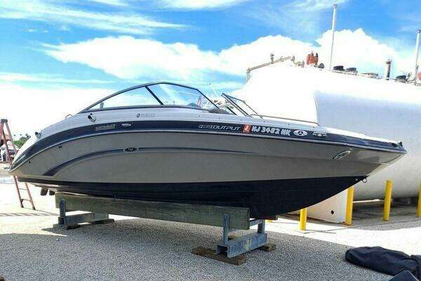 Photo of the 2013 Yamaha Boats 242 Limited S