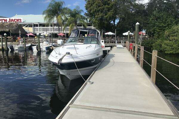 Photo of the 2006 Larson 274 Cabrio