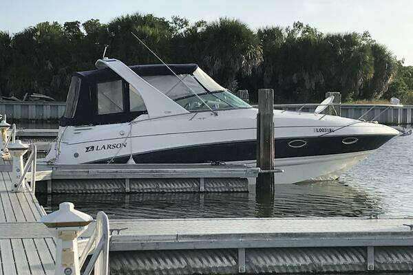 Photo of the 2006 Larson 274 Cabrio