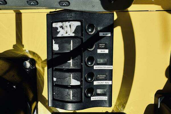 30ft Wellcraft Yacht For Sale