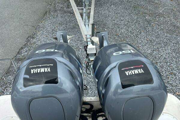 Photo of the 1996 Robalo 