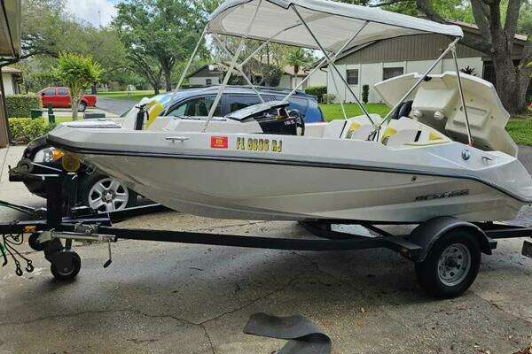 Photo of the 2017 Scarab 165