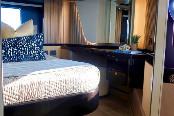58ft Absolute Yacht For Sale