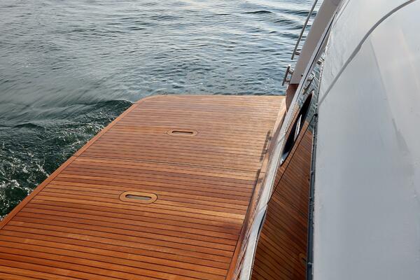 58ft Absolute Yacht For Sale