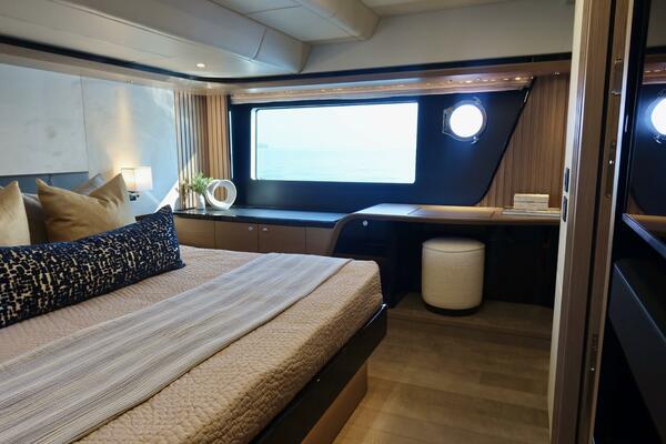 58ft Absolute Yacht For Sale