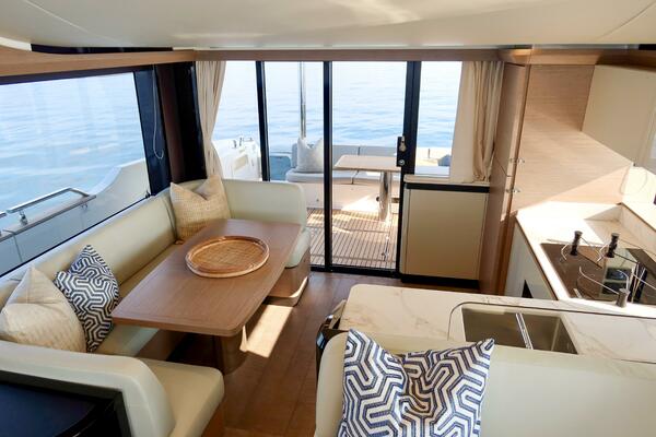 58ft Absolute Yacht For Sale