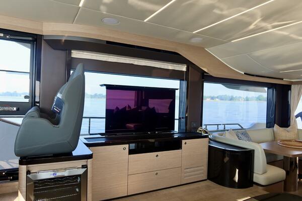 58ft Absolute Yacht For Sale