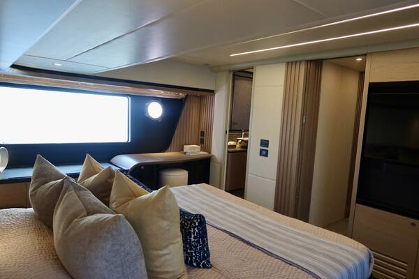 58ft Absolute Yacht For Sale