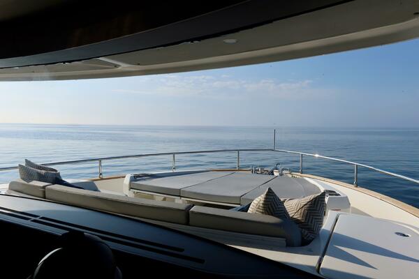 58ft Absolute Yacht For Sale