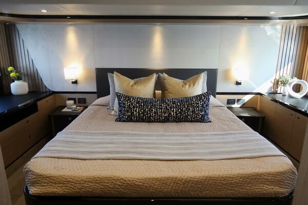 58ft Absolute Yacht For Sale
