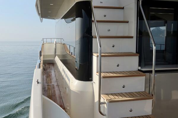 58ft Absolute Yacht For Sale
