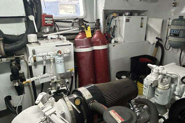 DECLASSIFIED 90ft Dovercraft Yacht For Sale