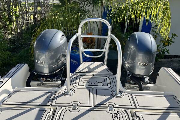 23ft World Cat Yacht For Sale