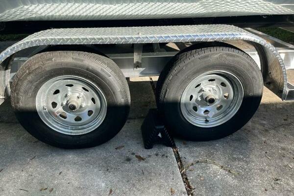 23ft World Cat Yacht For Sale